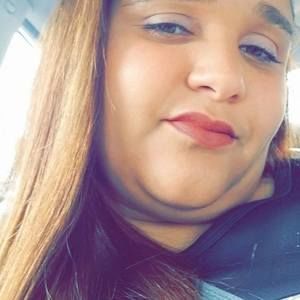 Meet your Posher, Mayela